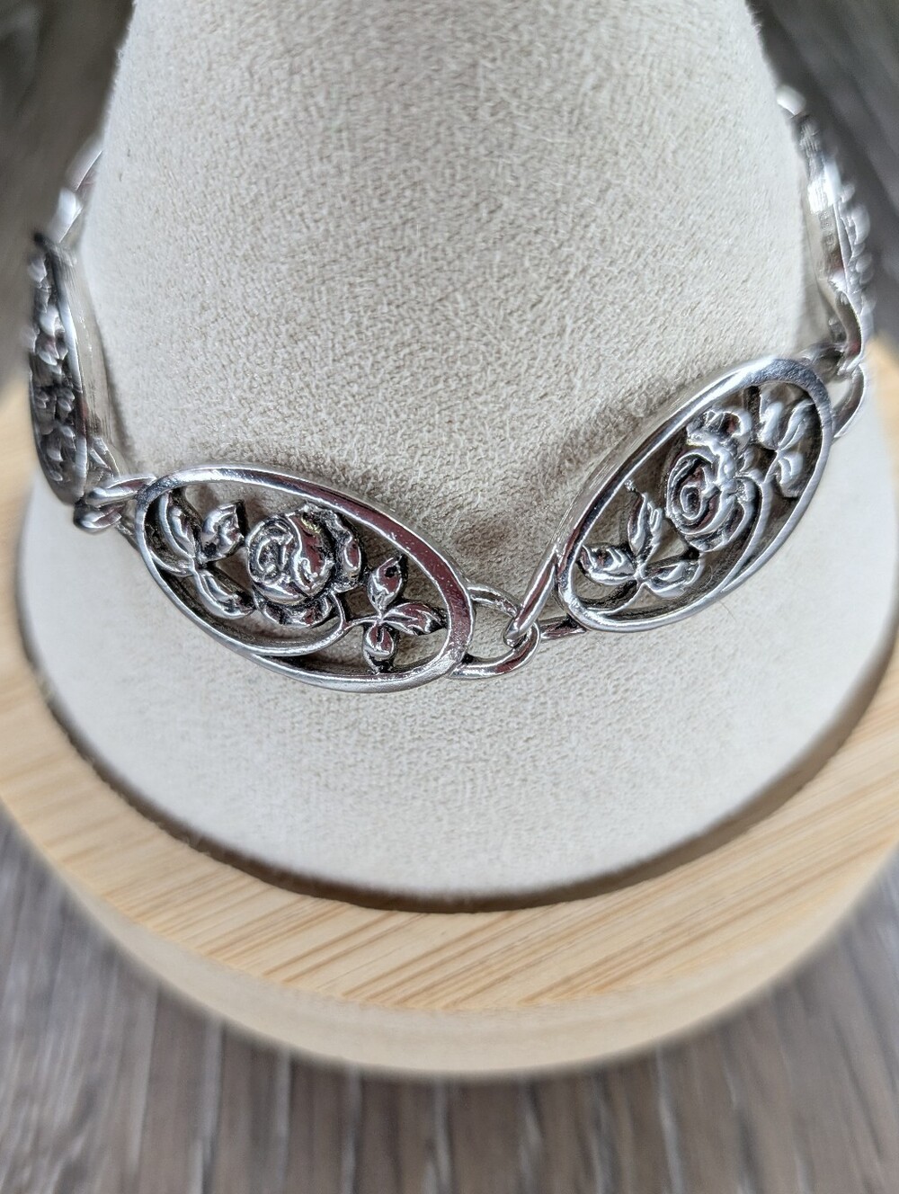 Vintage AVON Rose Floral Bracelet – Silver Tone Romantic Link Bracelet